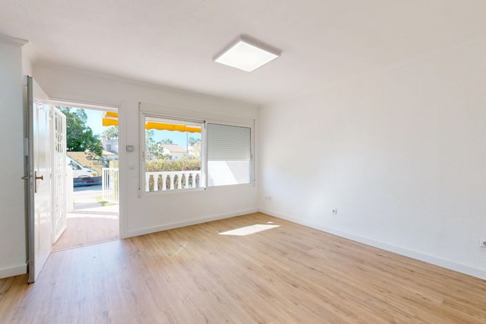 Image No.2-2 Bed Bungalow for sale