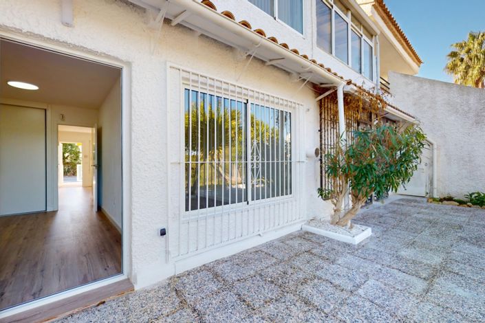 Image No.21-2 Bed Bungalow for sale