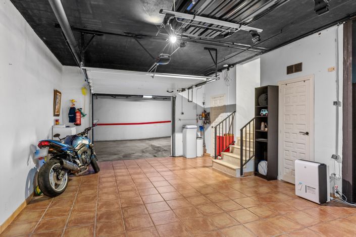 Image No.41-4 Bed Townhouse for sale