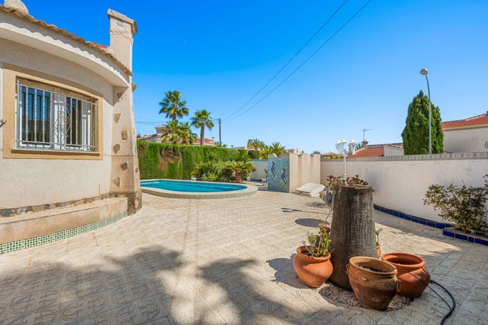 Image No.25-2 Bed Villa for sale