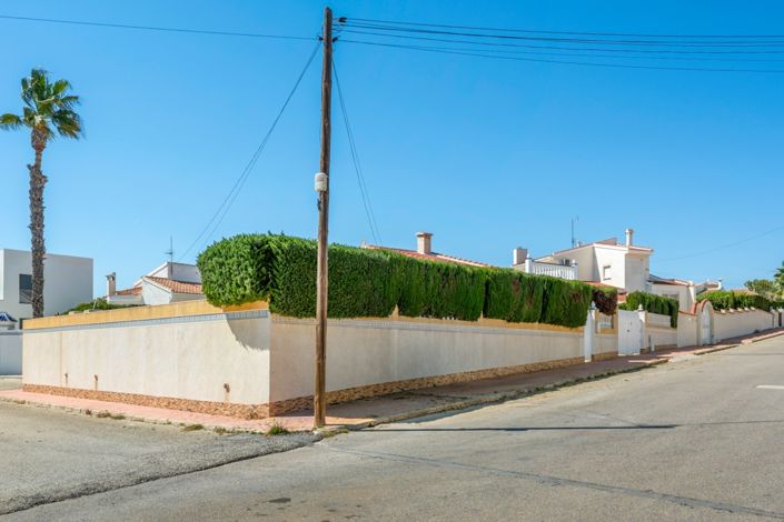 Image No.35-2 Bed Villa for sale