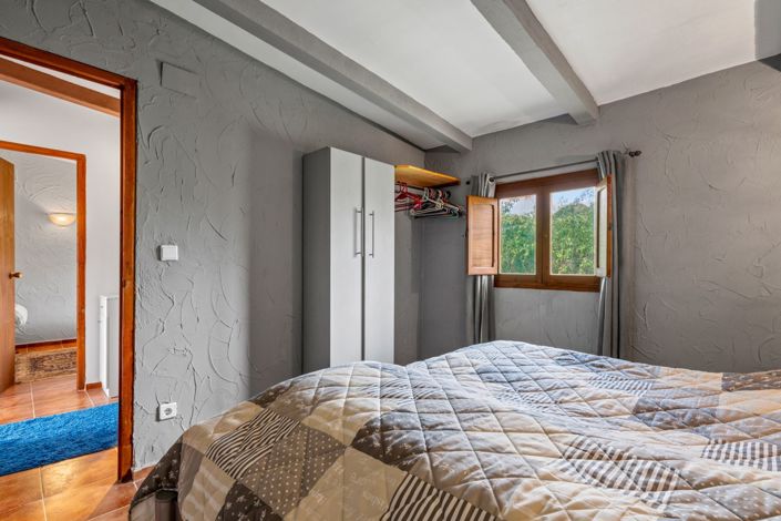 Image No.42-4 Bed Property for sale
