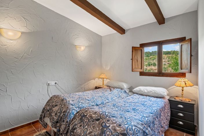 Image No.43-4 Bed Property for sale