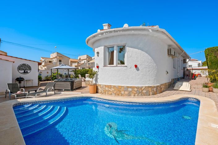 Image No.2-3 Bed Villa for sale