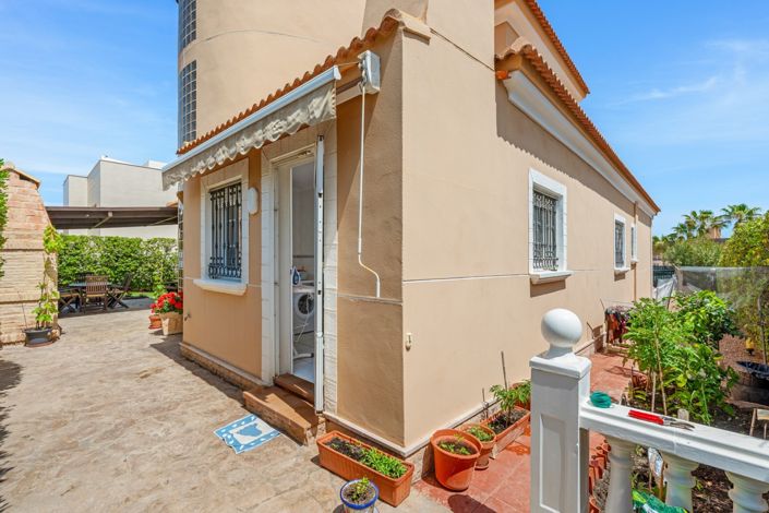Image No.19-6 Bed Villa for sale