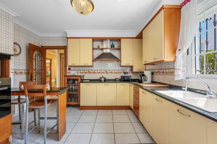 Image No.37-6 Bed Villa for sale