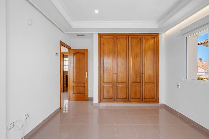 Image No.22-4 Bed Villa for sale