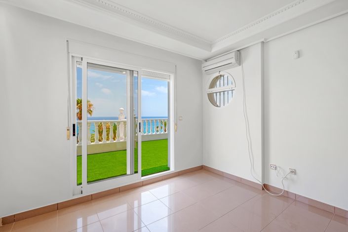 Image No.28-4 Bed Villa for sale