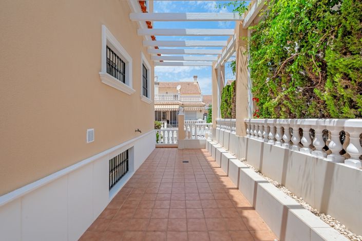 Image No.37-4 Bed Villa for sale