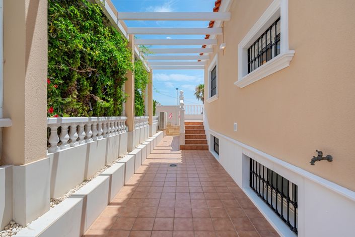 Image No.38-4 Bed Villa for sale