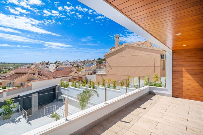 Image No.37-4 Bed Villa for sale