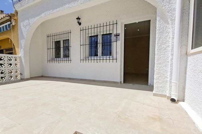 Image No.2-1 Bed Townhouse for sale