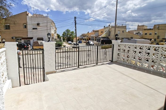 Image No.3-1 Bed Townhouse for sale