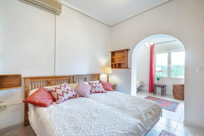 Image No.19-3 Bed Villa for sale