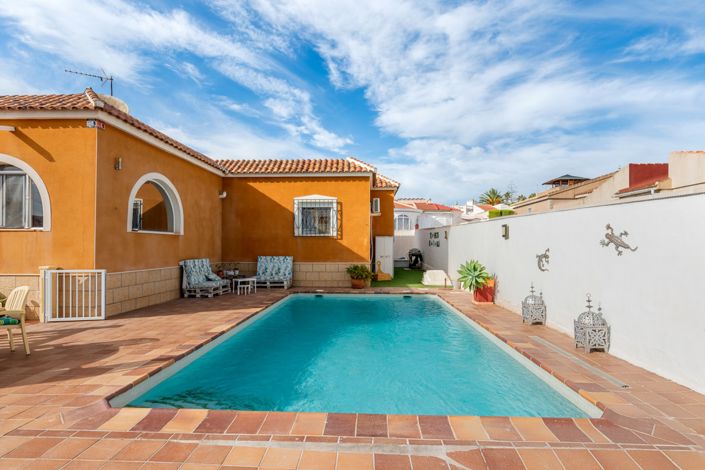Image No.26-4 Bed Villa for sale