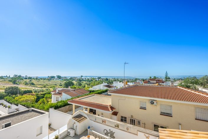 Image No.37-3 Bed Villa for sale
