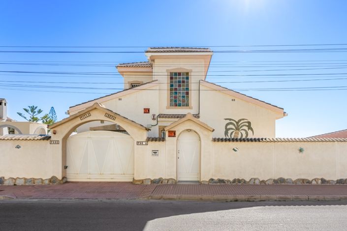 Image No.43-3 Bed Villa for sale