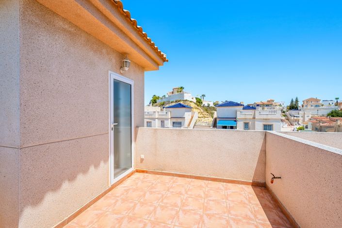 Image No.49-3 Bed Semi-Detached for sale