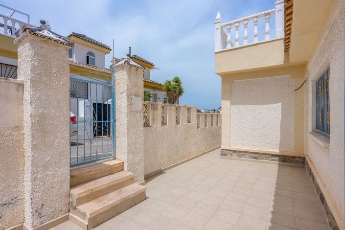 Image No.19-3 Bed Quad for sale