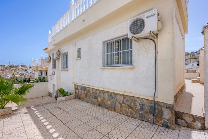 Image No.20-3 Bed Quad for sale