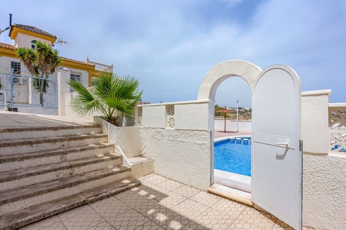 Image No.26-3 Bed Quad for sale