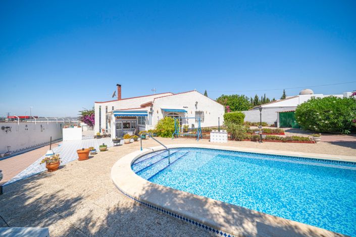 Image No.3-4 Bed Villa for sale