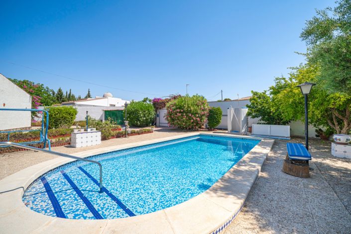 Image No.4-4 Bed Villa for sale
