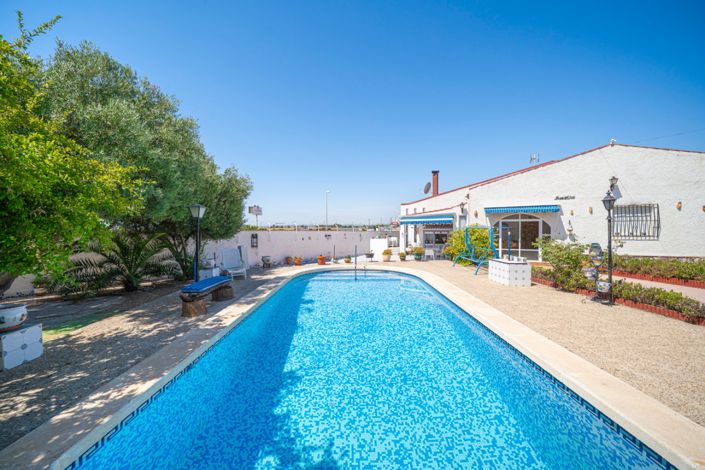 Image No.40-4 Bed Villa for sale