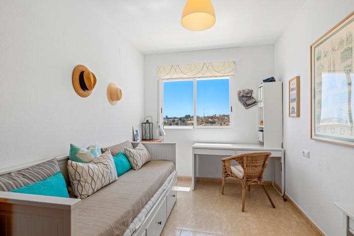 Image No.18-3 Bed Apartment for sale