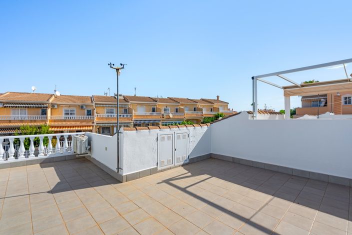 Image No.29-2 Bed Townhouse for sale