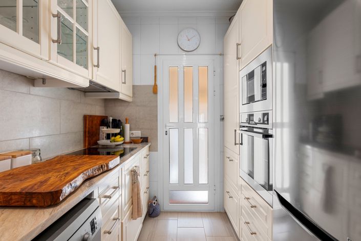 Image No.8-2 Bed Townhouse for sale