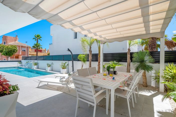 Image No.17-4 Bed Villa for sale