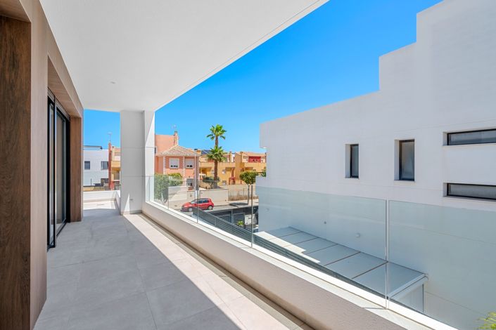 Image No.35-4 Bed Villa for sale