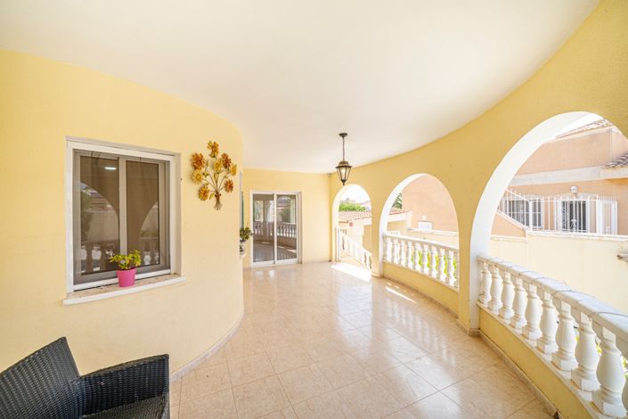 Image No.2-3 Bed Villa for sale