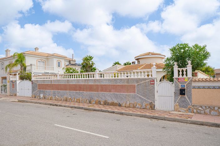 Image No.41-3 Bed Villa for sale