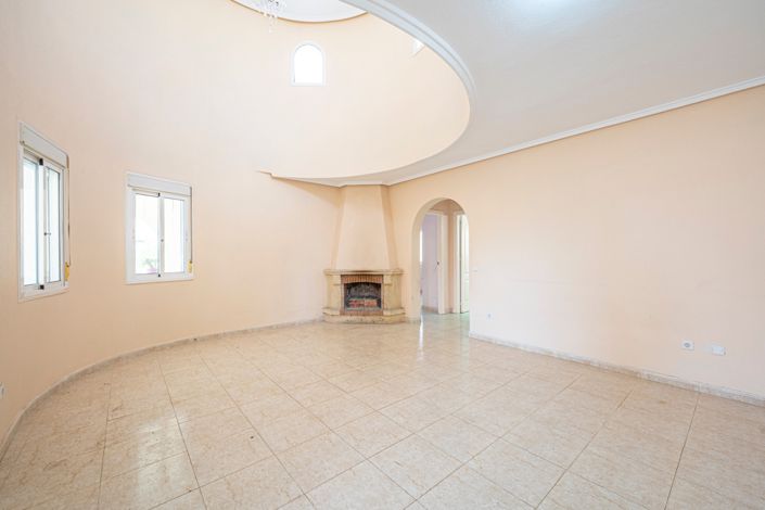 Image No.7-3 Bed Villa for sale