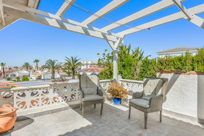 Image No.25-5 Bed Villa for sale