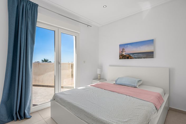 Image No.30-5 Bed Villa for sale