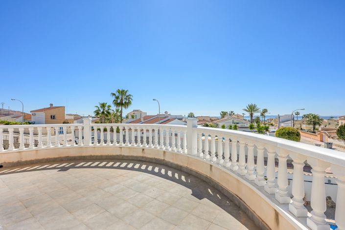 Image No.32-5 Bed Villa for sale