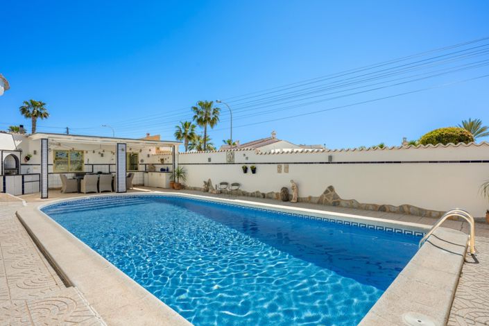 Image No.38-5 Bed Villa for sale