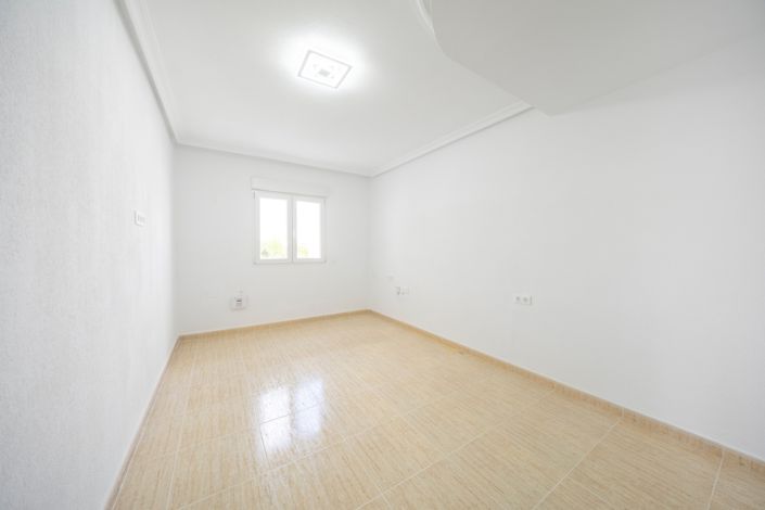 Image No.10-4 Bed Villa for sale