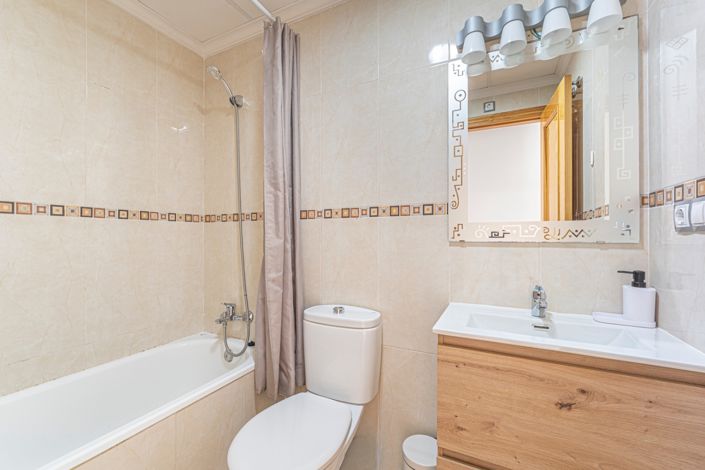 Image No.16-2 Bed Apartment for sale