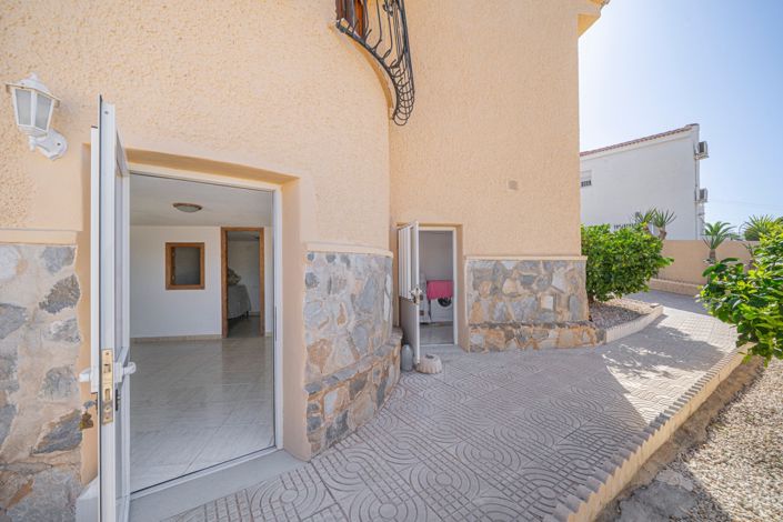 Image No.27-5 Bed Villa for sale