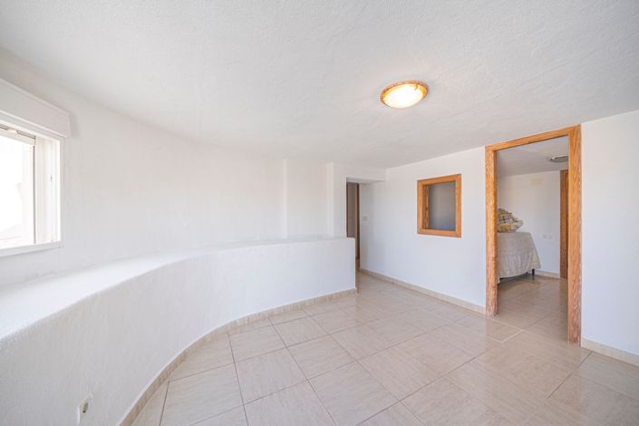 Image No.28-5 Bed Villa for sale