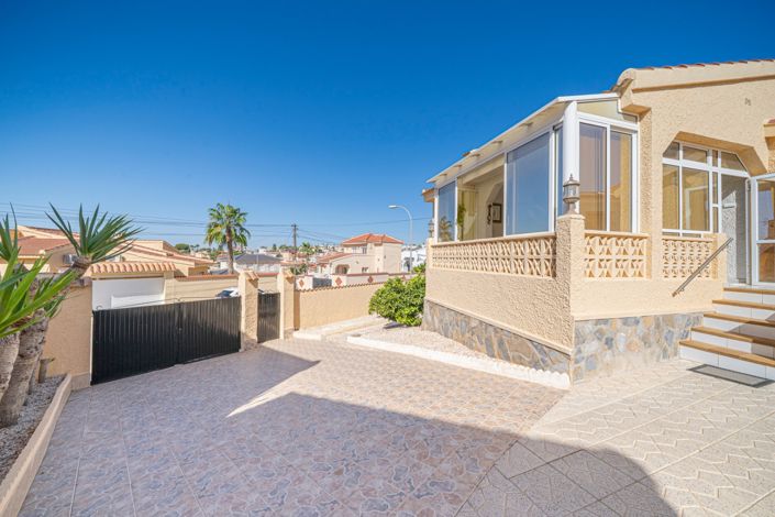 Image No.4-5 Bed Villa for sale