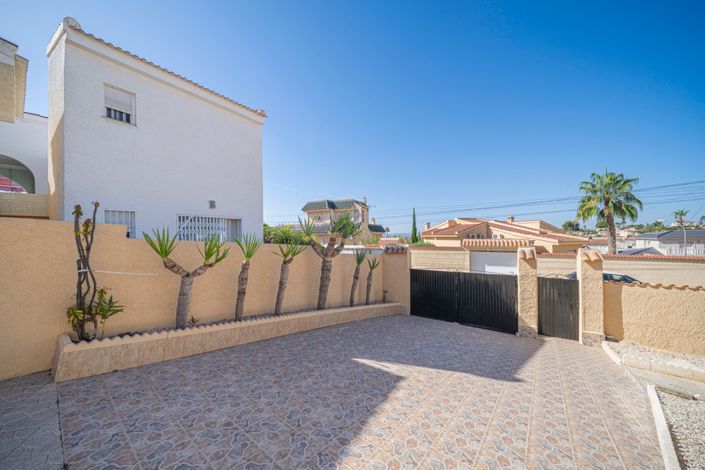 Image No.44-5 Bed Villa for sale