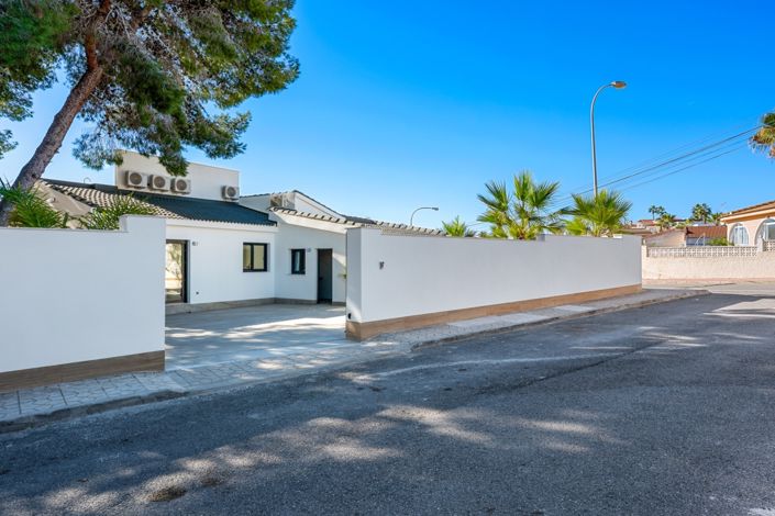 Image No.46-4 Bed Villa for sale
