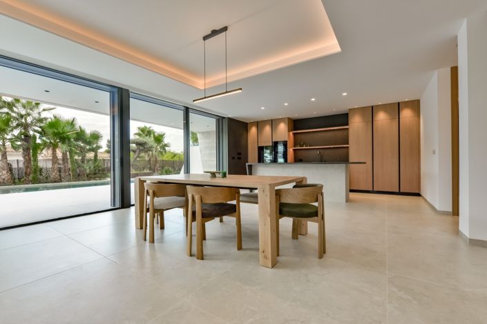 Image No.10-4 Bed Villa for sale