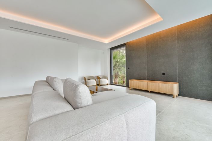 Image No.5-4 Bed Villa for sale