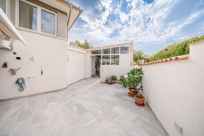 Image No.29-5 Bed Villa for sale